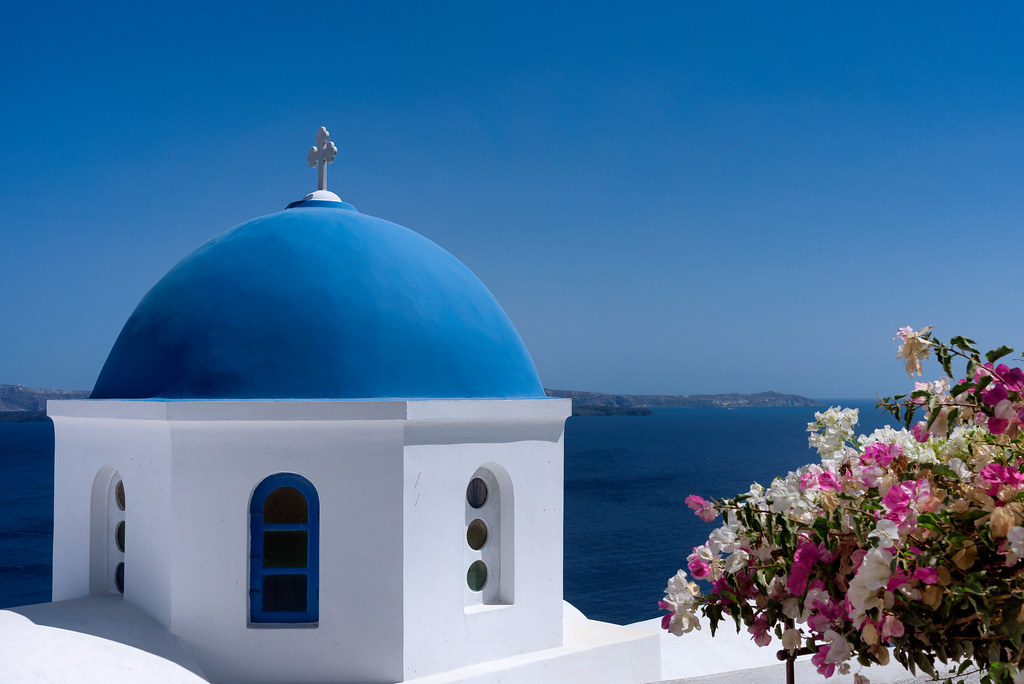 Cúpulas brancas e azuis de Santorini, na Grécia