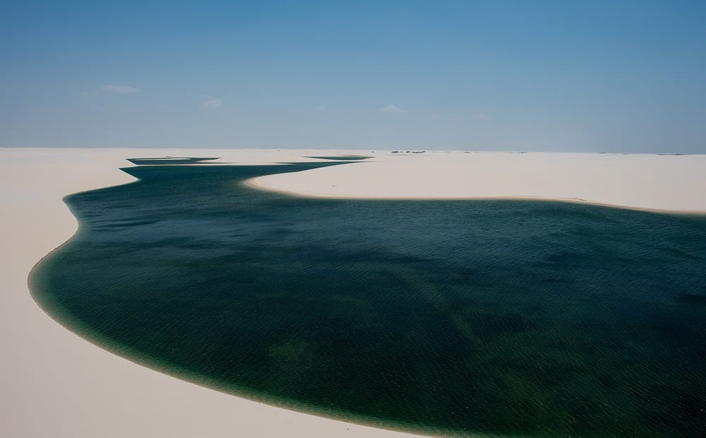 lagoa entre as dunas dos Lençóis Maranhenses