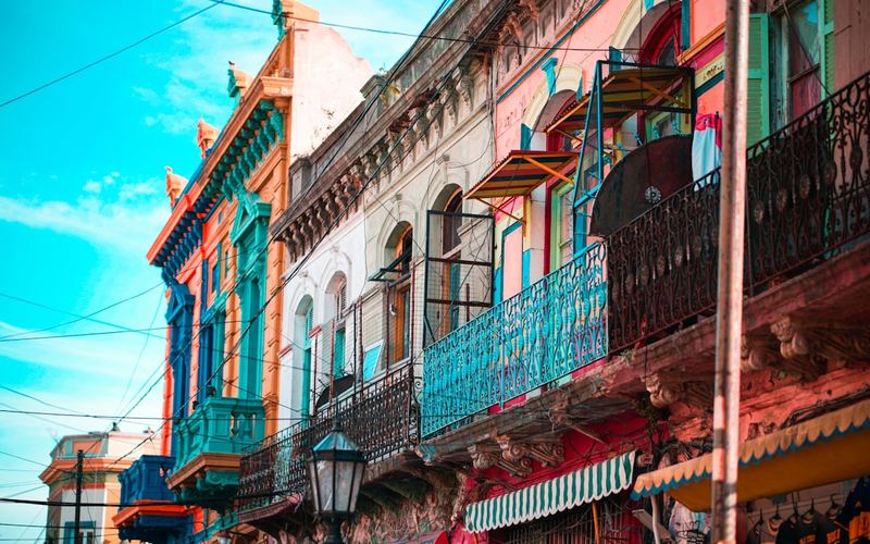 Casarões coloridos do Caminito em La Boca, Buenos Aires